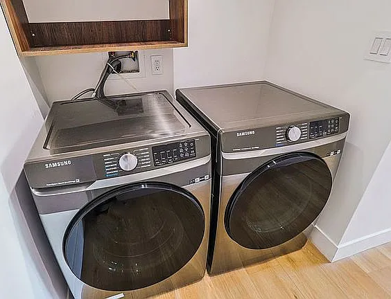 5 bed, 1750 sqft, $5,749 — Photo 4