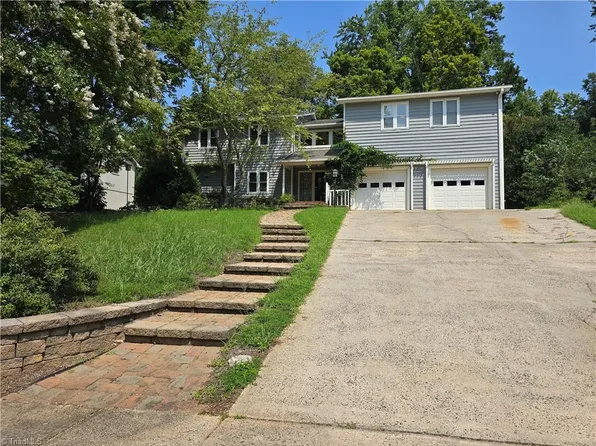 3443 Scarsborough Dr, Winston Salem, NC 27104