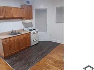 472 Park Ave APT 35, Worcester, MA 01610