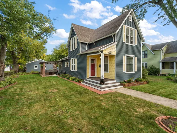 422 Jefferson Ave, Chesterton, IN 46304
