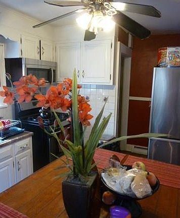 Eat In Kitchen with Gas Stove