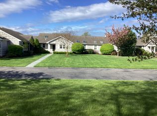 81 Saint Andrews Cir, Southampton, NY 11968