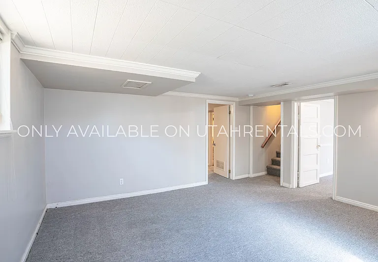 1968 E Blaine Ave — Photo 18