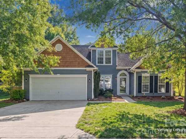 4152 Autumn Cove Dr, Lake Wylie, SC 29710
