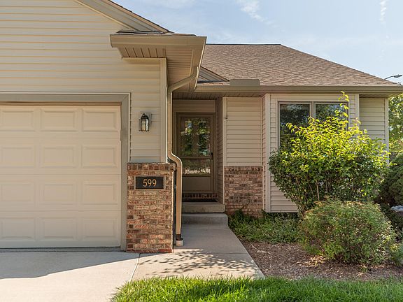 3rd image of 599 Sycamore Cir