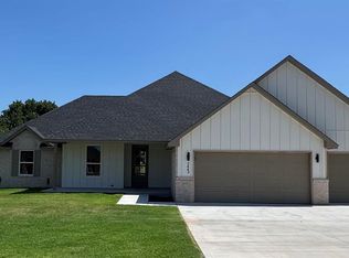 2443 Wolf Creek Bnd, Blanchard, OK 73010