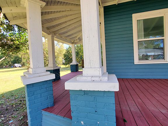 The wraparound porch.