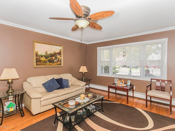 4th image of 66 Whitmore Dr