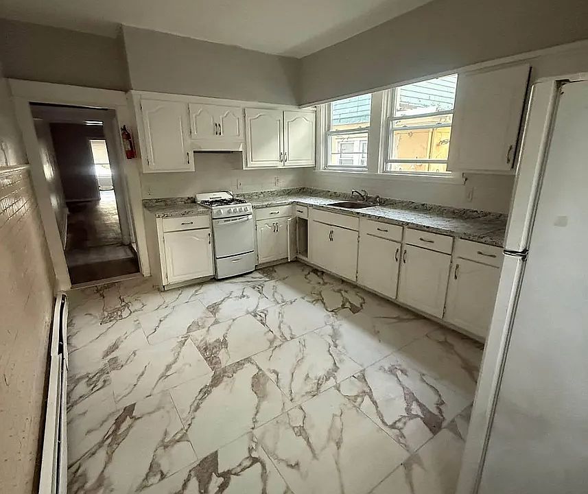 1st image of 181 N Munn Ave #5C