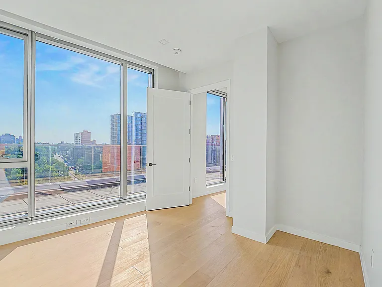 35-32 Leavitt St #10A — Photo 15