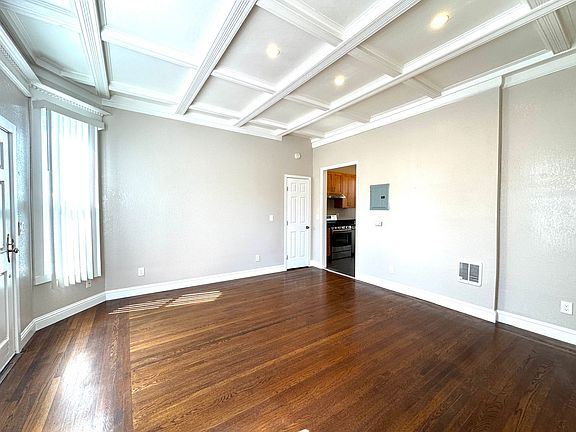 4th image of 3207 Telegraph Ave #502