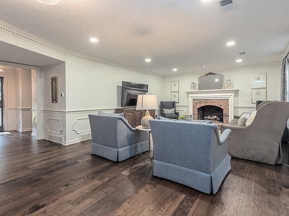 3rd image of 8528 Poplar Pike