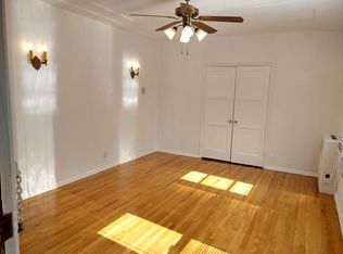 447 N Oakhurst Dr APT F, Beverly Hills, CA 90210