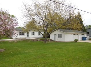 604 E Graham St, Dixon, IL 61021
