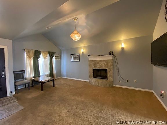 2nd image of 118 W Lee Ave