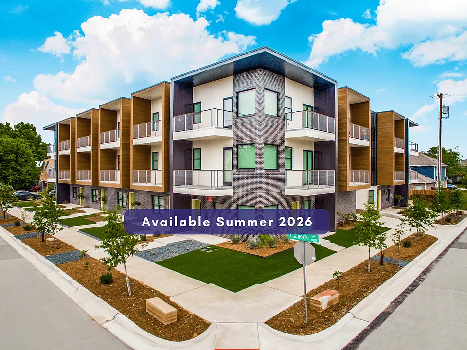 2720 W Devitt St