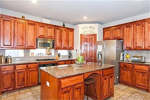 4th image of 1112 Arbor Park Dr