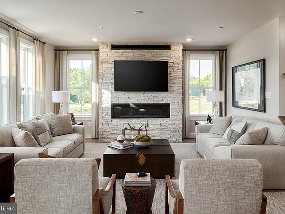 2nd image of 3100 Brazier Ln