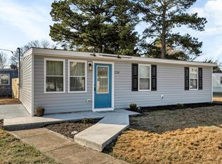 220 Velva Dr, Chesapeake, VA 23325