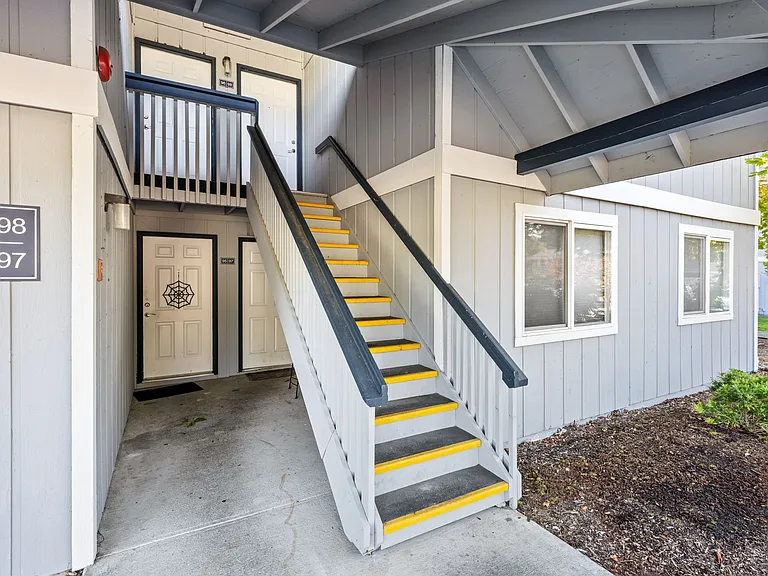 Evergreen Park Apartments in Olympia! — Photo 28