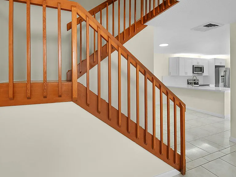 2442 SW Danbury Ln — Photo 13