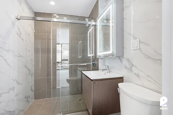 Rented by REZI | media 21