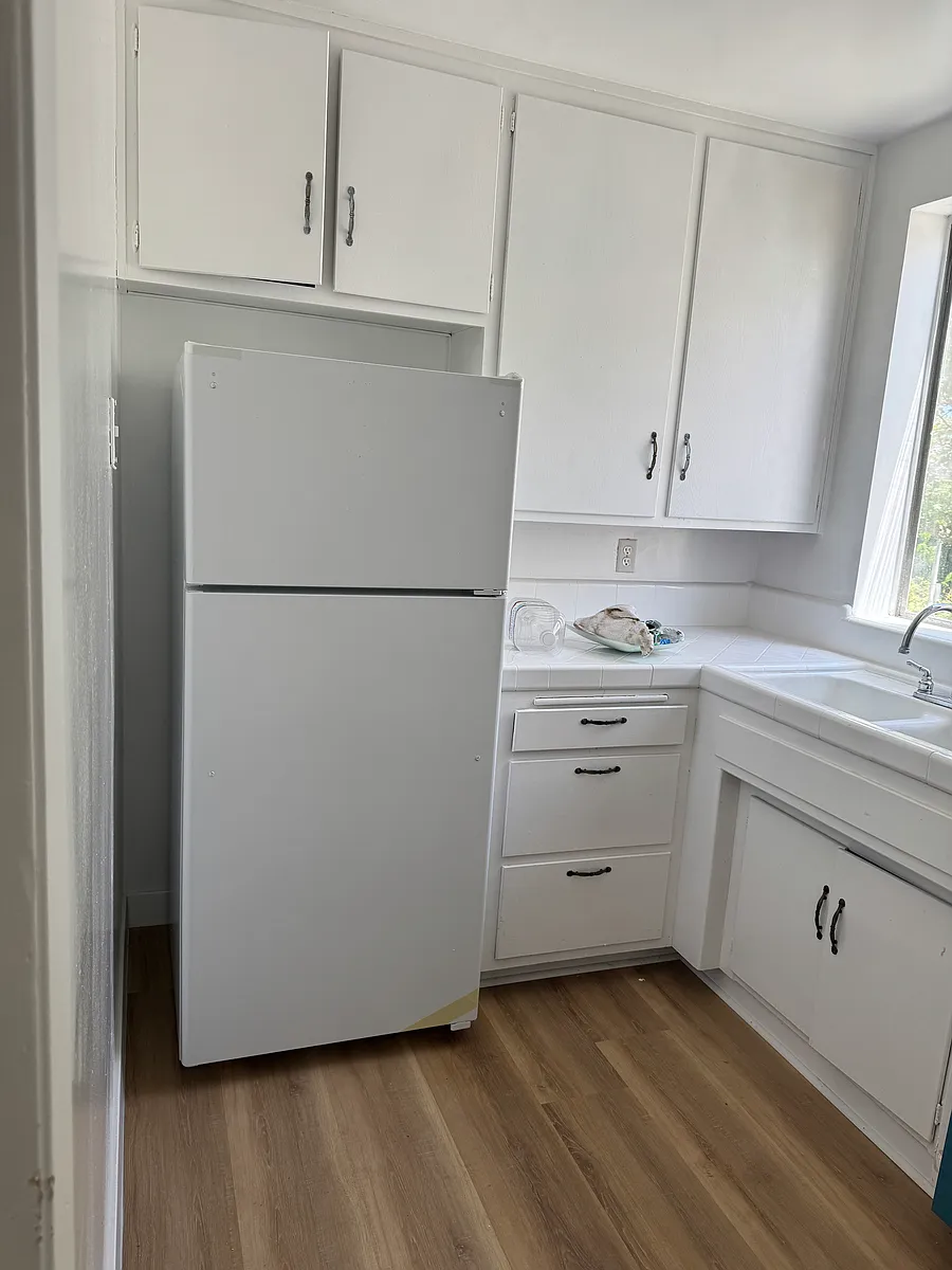 Building Photo - 217 S Arnaz Dr #202