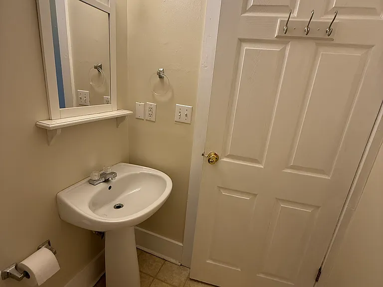 209 Claire St — Photo 18