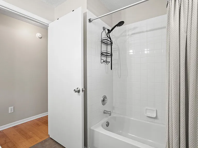 18102 Leafwood Cir — Photo 18