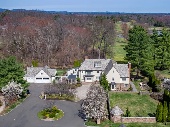 8 Bassette Lane, West Hartford, CT 06117