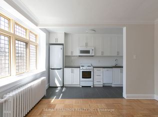 394 Avenue Rd #406, Toronto, ON M4V2H4