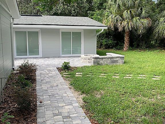 2nd image of 3903 Sierra Madre Dr N