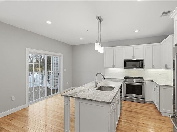 5th image of 28 Eastover Rd Unit 28