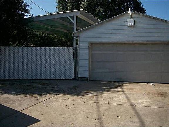 3rd image of 6631 Trajan Dr