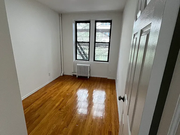 532 E 82nd St #10 — Photo 4