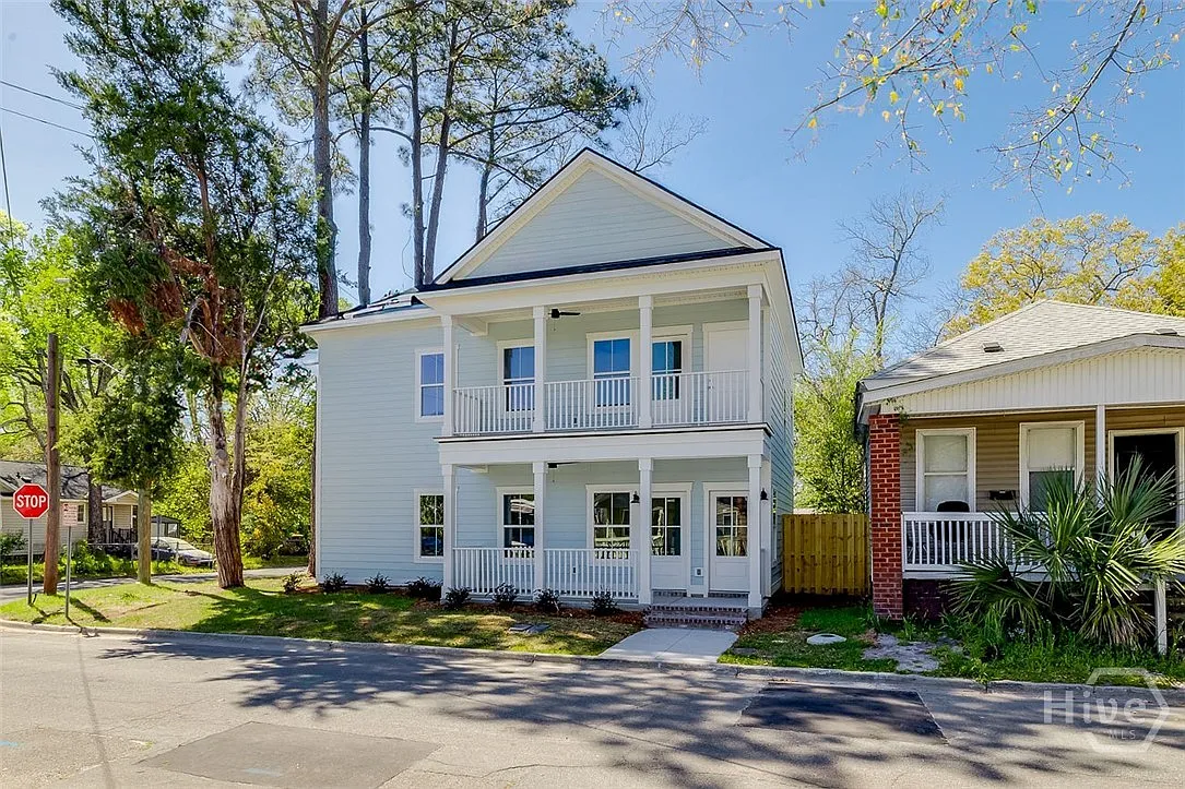 2 bed, 2.0 bath, 1307 sqft, $2,200 — Photo 3