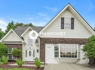 8209 Vermilion Dr, Charlotte, NC 28215