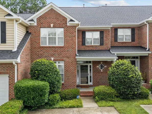 1517 Poets Glade Dr, Apex, NC 27523