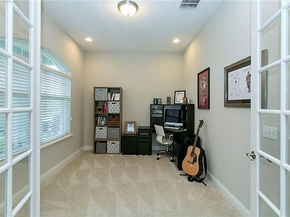 4th image of 16720 Abbey Hill Ct