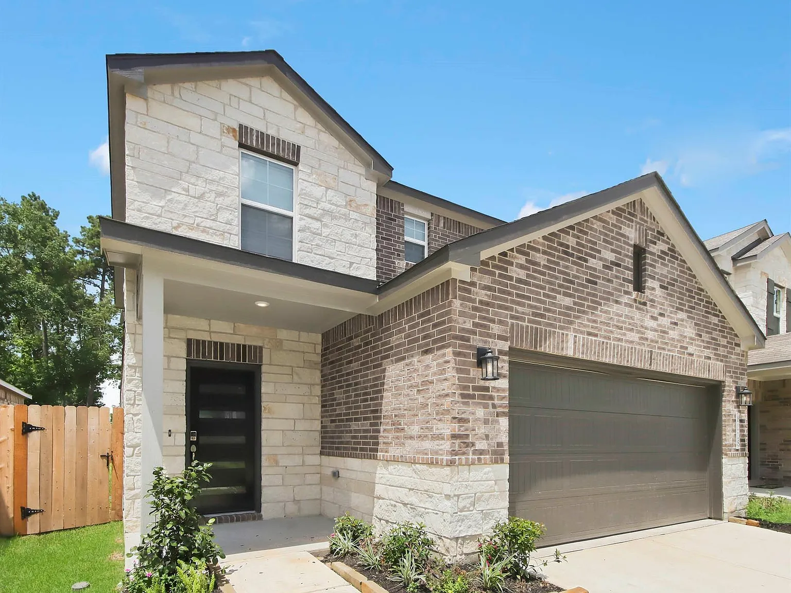 3 bed, 2.5 bath, 1678 sqft, $2,100 — Photo 3