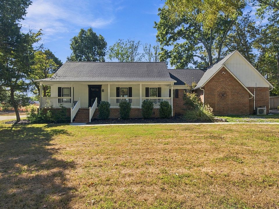 1st image of 119 Autumn Ln