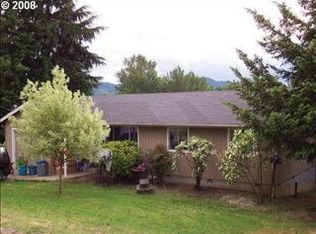 201 SW Newton Dr, Winston, OR 97496