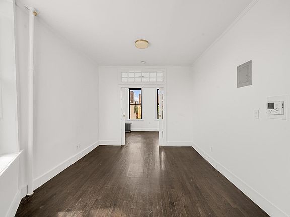 5th image of 109 Saint Marks Pl APT 13