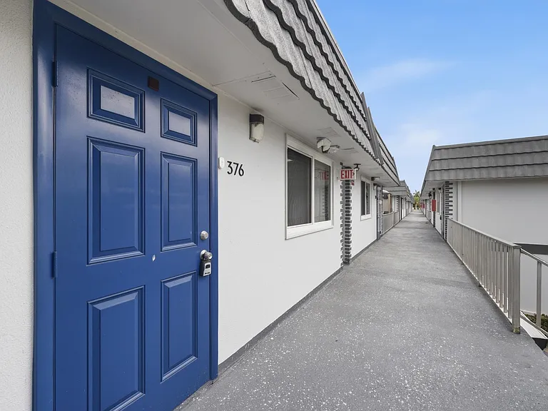 376 Saxony Way #H — Photo 5