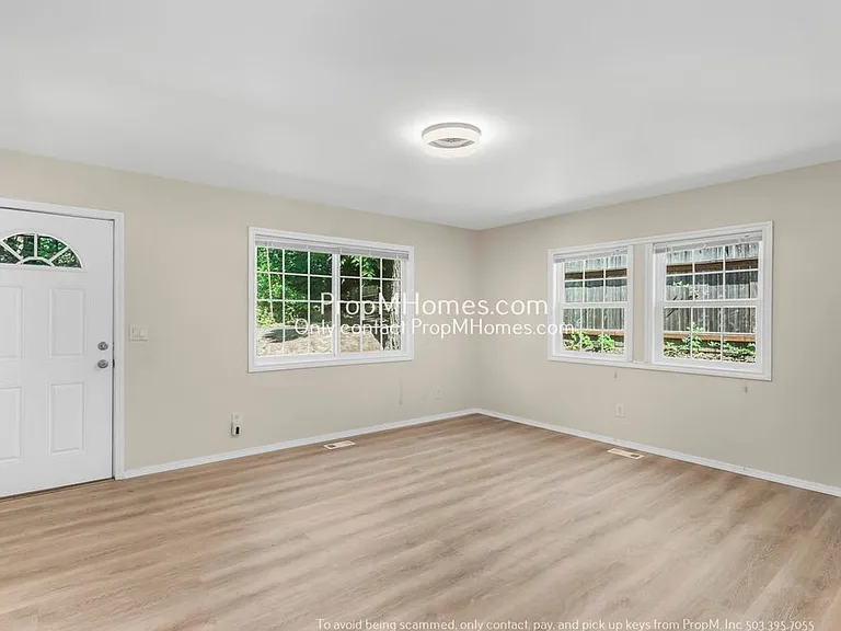 5322 SW Coronado St — Photo 2