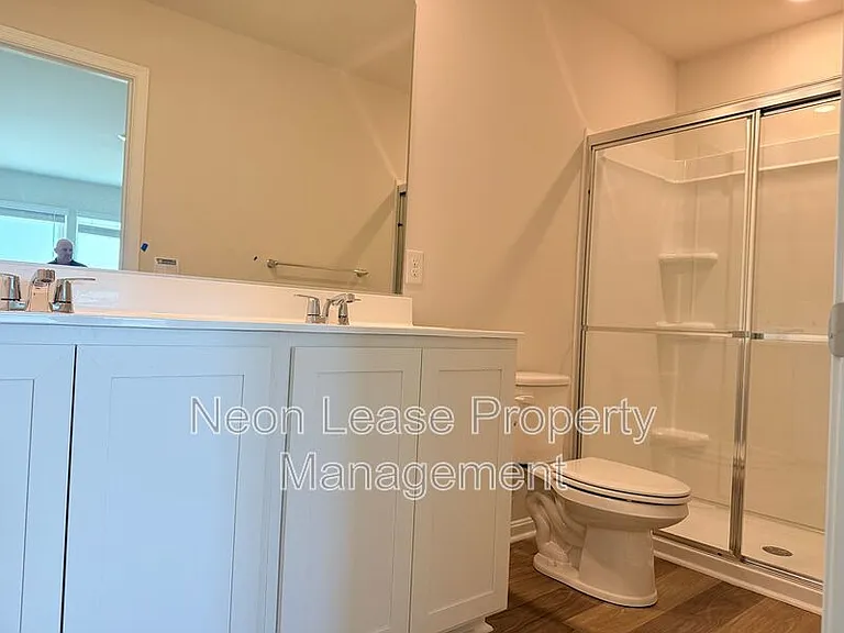 529 Colette St — Photo 14