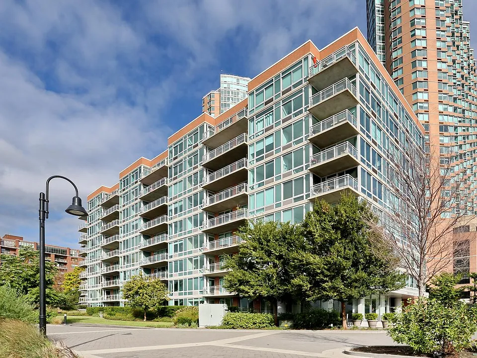 25 Hudson St #10