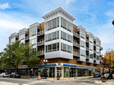 3920 N Sheridan Rd APT 406, Chicago, IL, 60613