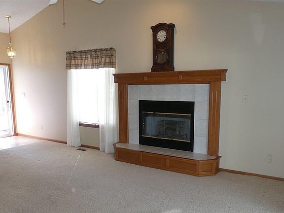 3rd image of 1444 Stone Bridge Dr