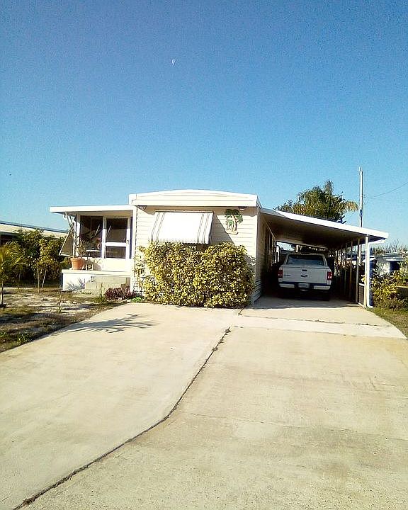 1st image of 7992 SE Skylark Ave